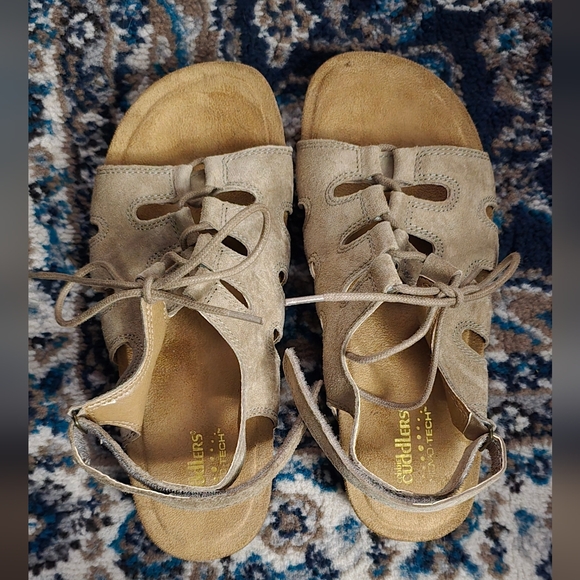 Cobbie Cuddlers Sandals - Picture 2 of 4